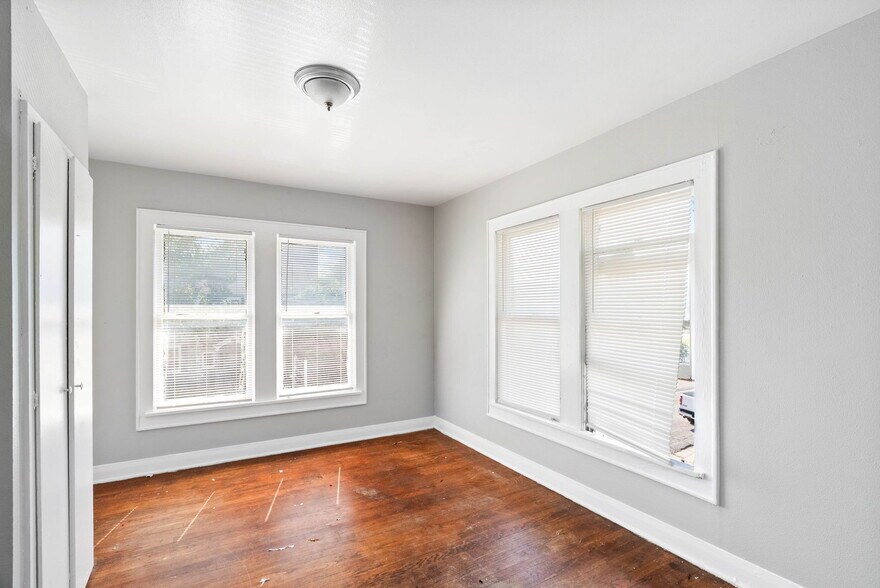More Photos Of 615-619 S Tancahua St, Corpus Christi Apartments For Sale