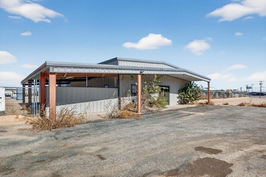 More Photos Of 8316 W I-20, Midland Warehouse For Sale