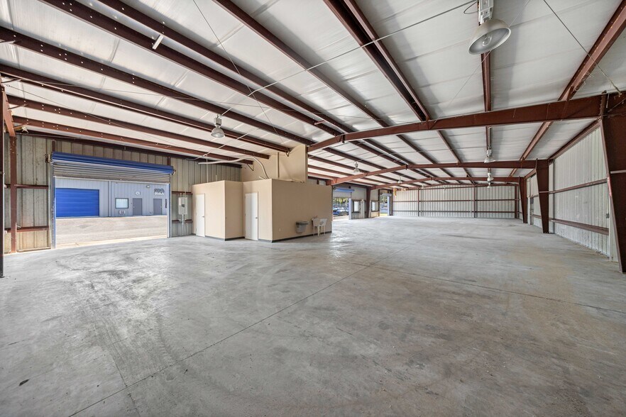 More Photos Of 4377 SW 35th St, Ocala Warehouse For Lease