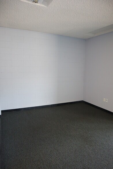 More Photos Of 2358-2368 Lincoln St, Oroville Office For Lease