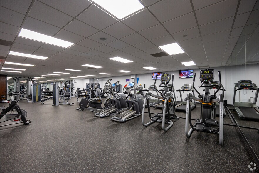 More Photos Of 210 Interstate N Pky SE, Atlanta Unknown For Lease