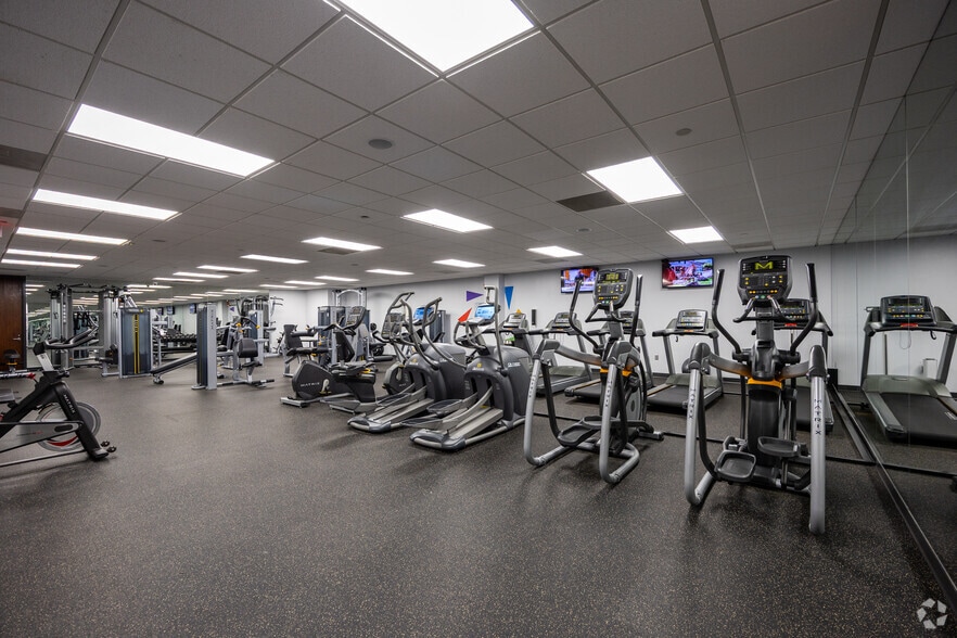 More Photos Of 210 Interstate N Pky SE, Atlanta Unknown For Lease