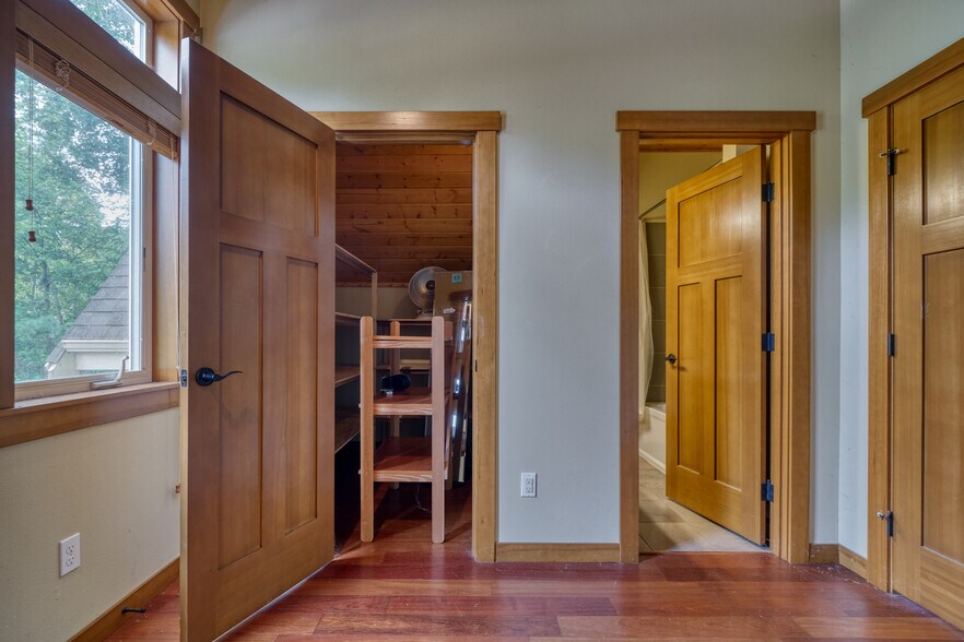 More Photos Of 1317 Pelican Pl, Point Roberts Apartments For Sale