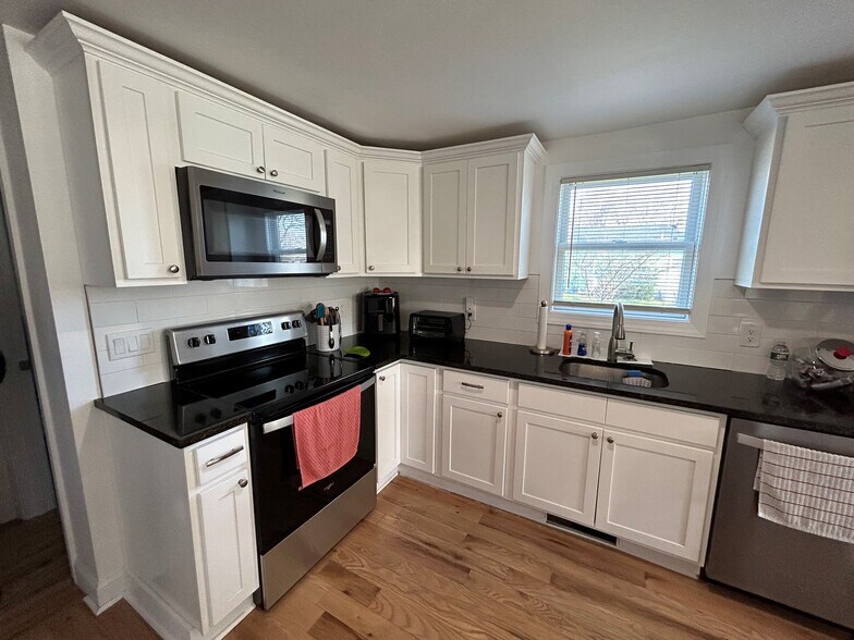 More Photos Of 34 Benedict St, Norwalk Apartments For Sale