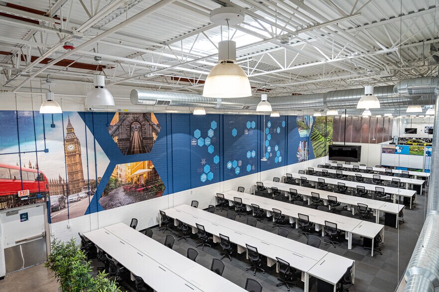 More Photos Of 1262-1342 S Country Club Dr, Mesa General Retail For Lease