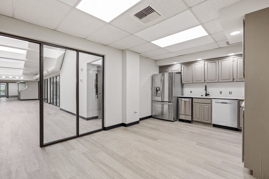 More Photos Of 1515 S Boulder Ave, Tulsa Office For Lease