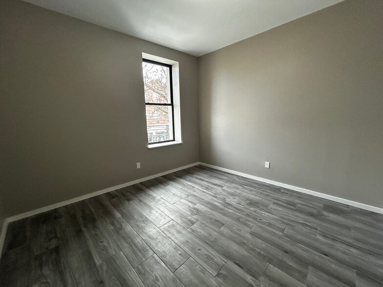 More Photos Of 1230 Bay St, Staten Island Storefront Retail Residential For Sale