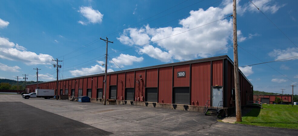 More Photos Of 100-160 Plum Industrial Ct, Pittsburgh Flex For Lease