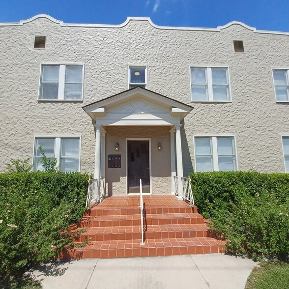 More Photos Of 127 W Magnolia Ave, San Antonio Apartments For Sale