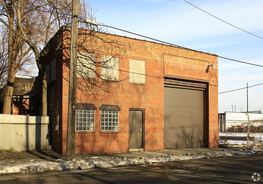 More Photos Of 15019 Saranac Rd, Cleveland Manufacturing For Sale