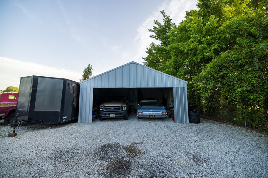 More Photos Of 23621 S State Route 291, Harrisonville Industrial For Sale