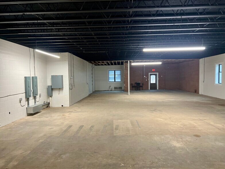 More Photos Of 100 Atlantic Ave, Ocean View Flex For Lease