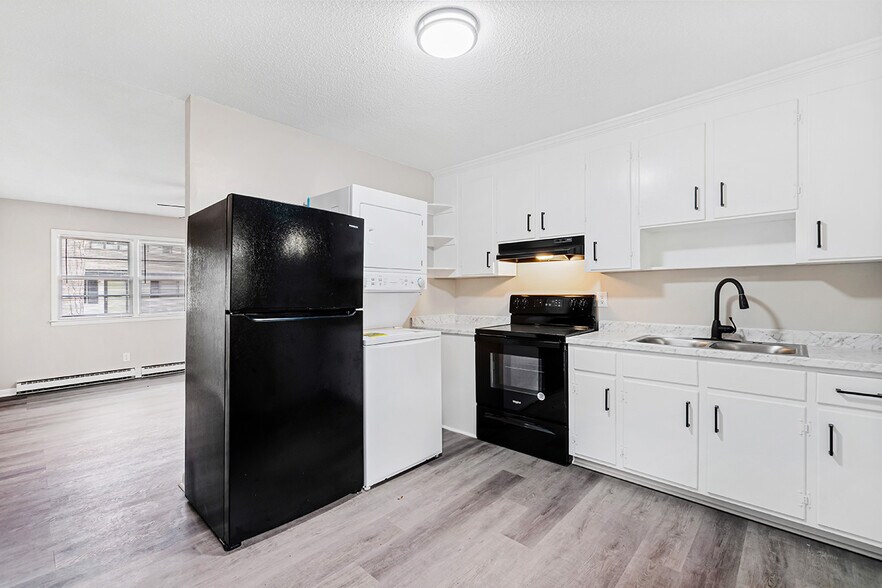 More Photos Of 109 W Poplar Ave, Carrboro Apartments For Sale