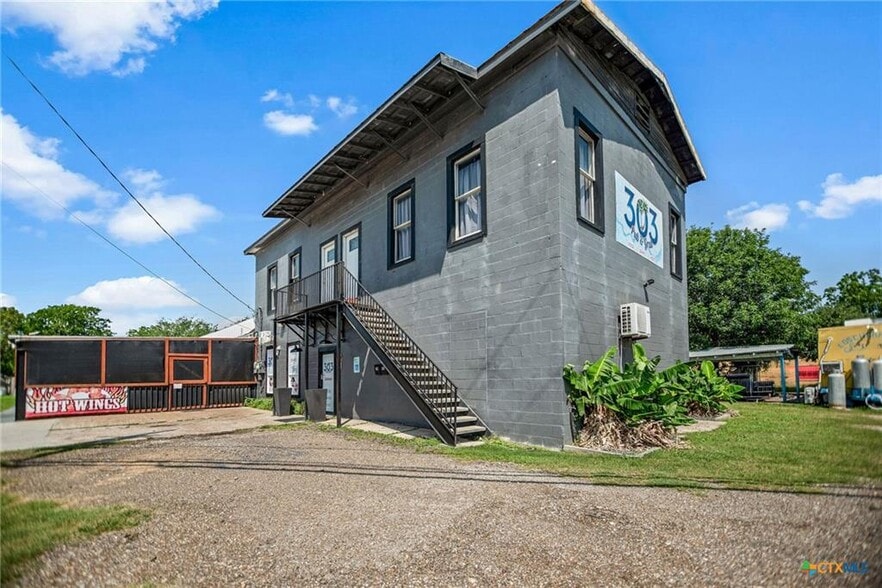More Photos Of 619 Broadway St, Port Lavaca Restaurant For Sale