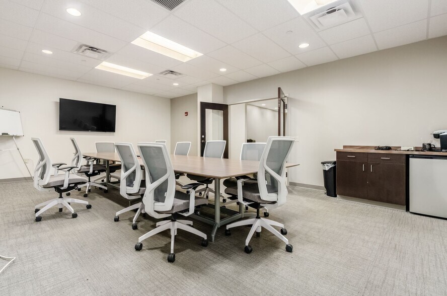 More Photos Of 1 E Campus View Blvd, Columbus Office For Lease