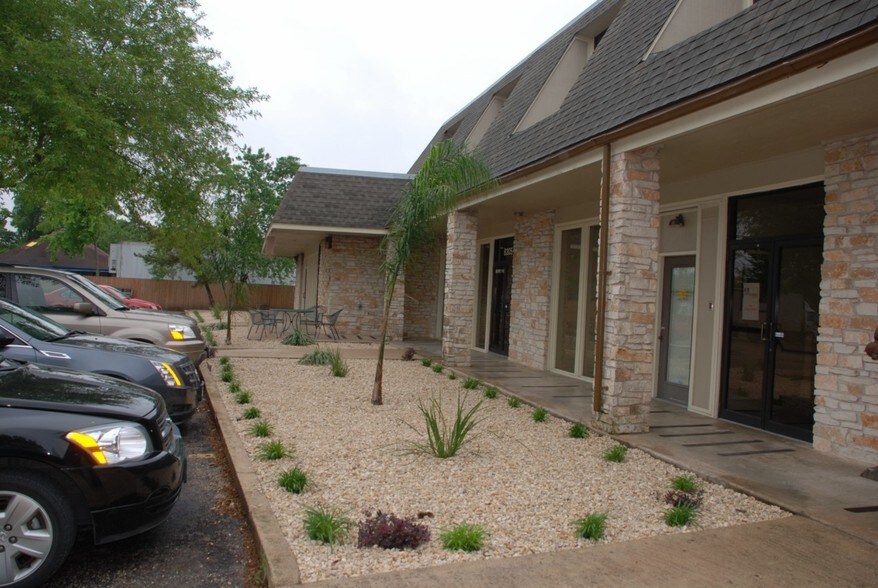 More Photos Of 8305 Hwy 71 W, Austin Storefront Retail Office For Lease