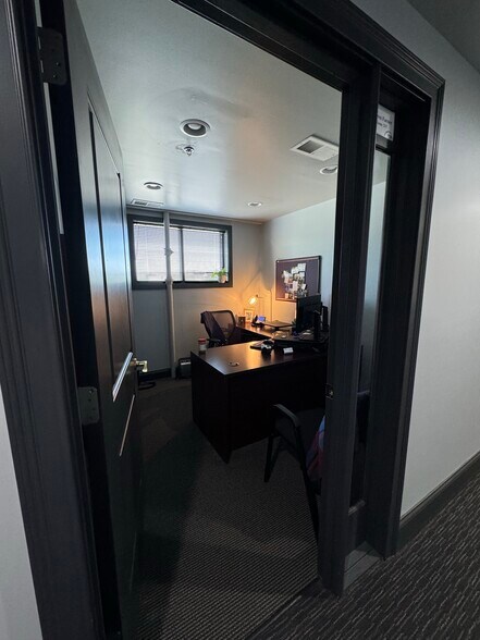 More Photos Of 2200-2300 Sutherland Ave, Knoxville Office For Lease