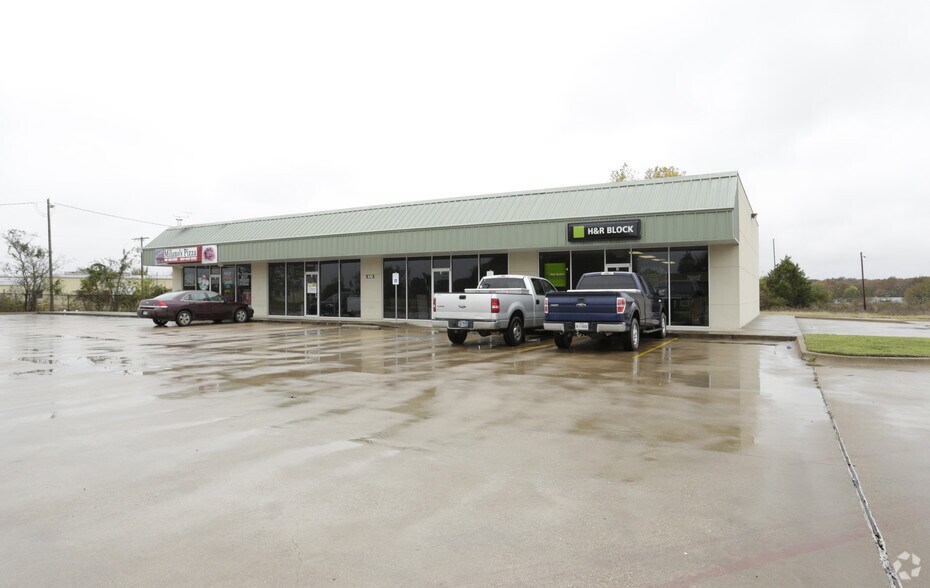 More Photos Of 433 S Seven Points Dr, Seven Points Freestanding For Sale