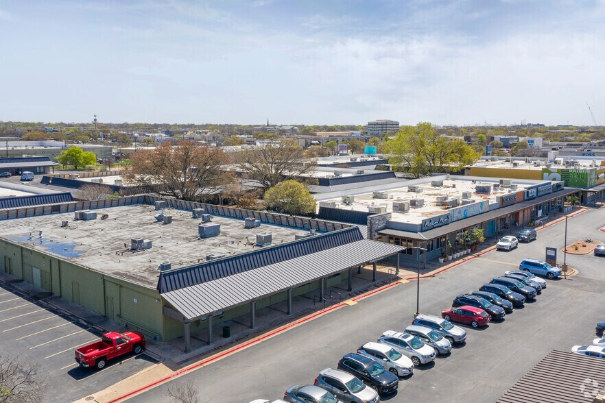 More Photos Of 2700 W Anderson Ln, Austin Freestanding For Lease