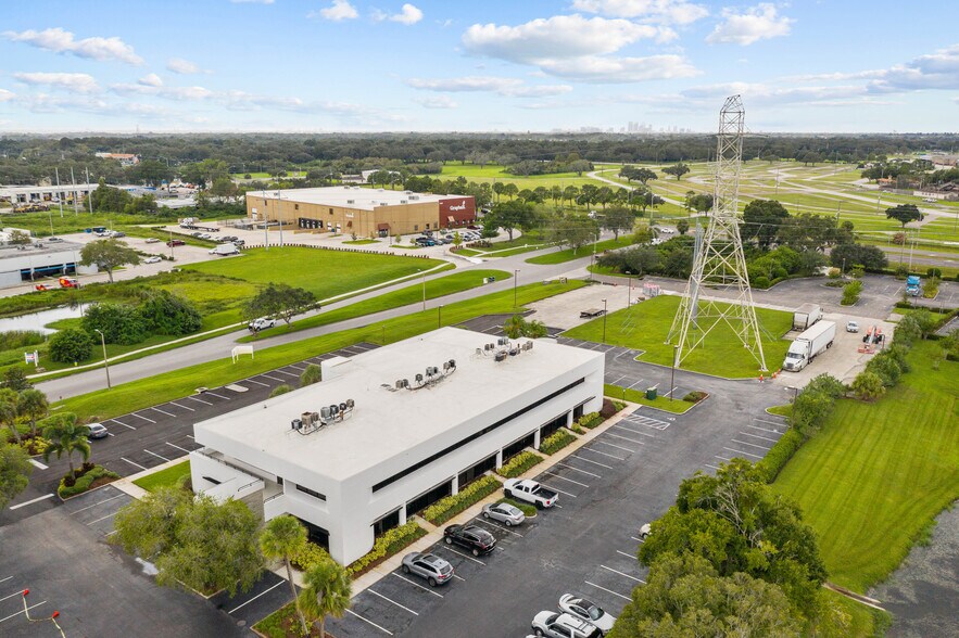 More Photos Of 4524 Oak Fair Blvd, Tampa Unknown For Lease