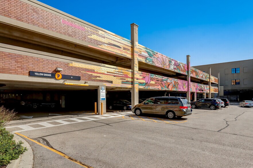 More Photos Of 500 W Silver Spring Dr, Glendale Coworking Space