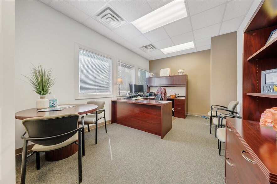 More Photos Of 2408 Electric Rd, Roanoke Medical For Lease