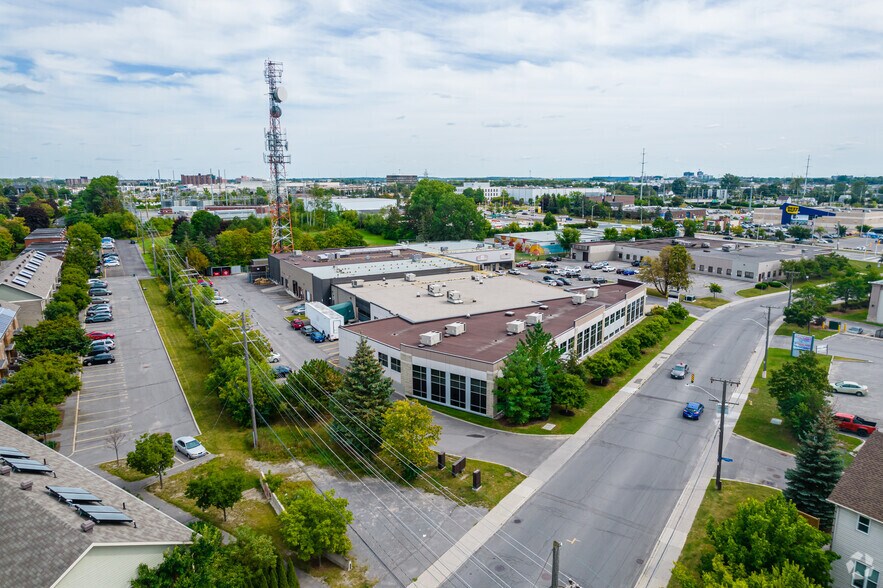 More Photos Of 1155 Lola St, Ottawa Service For Lease