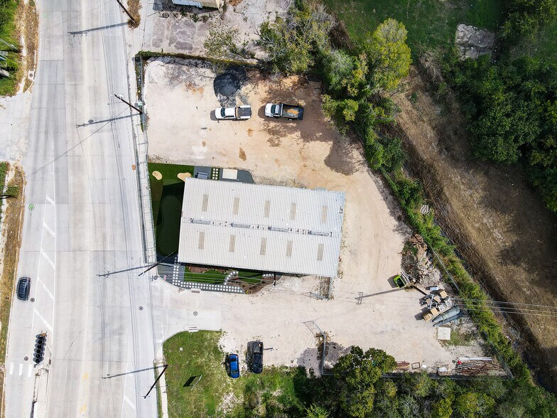 27022706 Collingsworth St, Houston, TX 77026 Warehouse For Sale