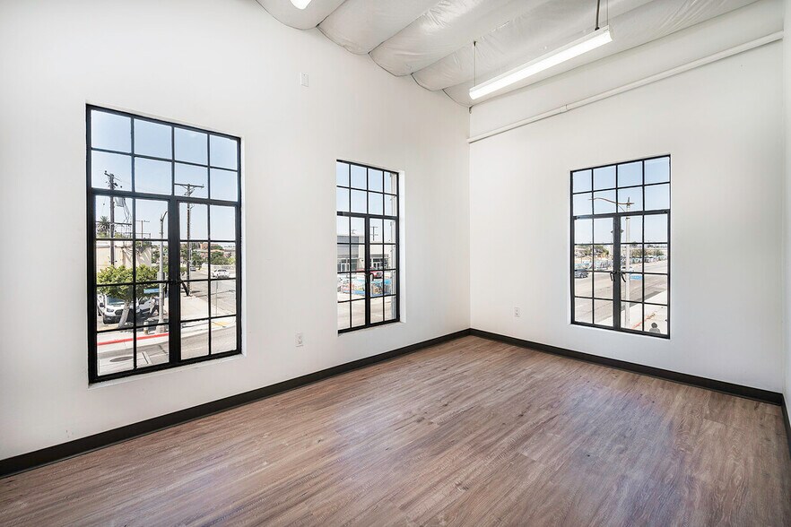 More Photos Of 622-628 E Anaheim St, Long Beach Storefront Retail Office For Sale