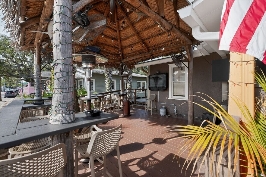 More Photos Of 314 Flagler Ave, New Smyrna Beach Storefront For Sale