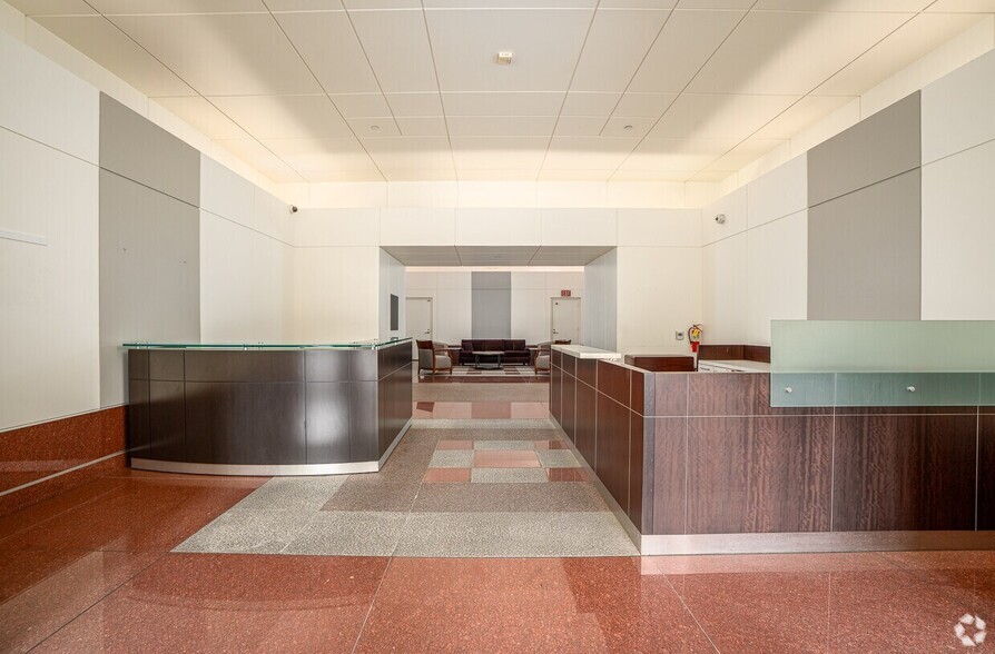 More Photos Of 525 N Brand Blvd, Glendale Office For Sale