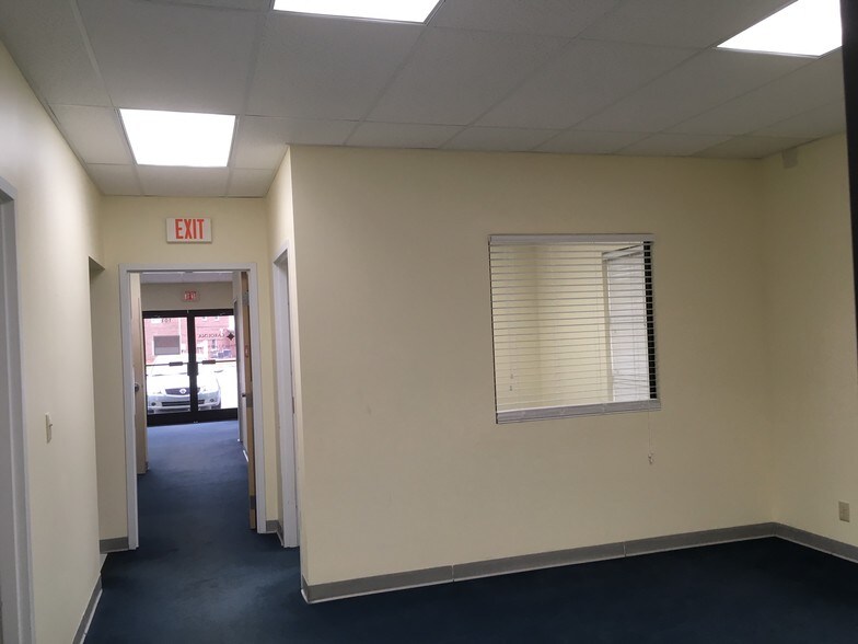 More Photos Of 508 Holly Hill Ln, Burlington Office Residential For Lease