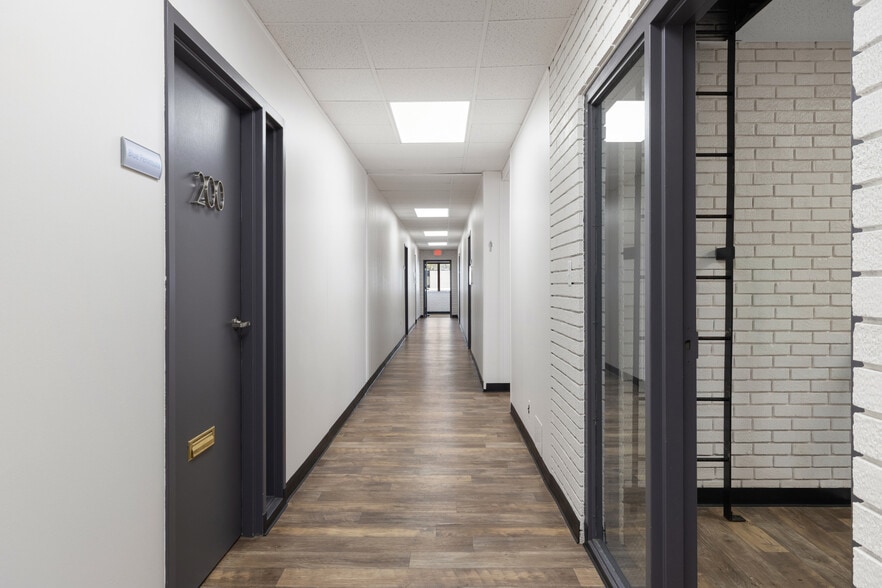 More Photos Of 20411 W 12 Mile Rd, Southfield Office For Sale