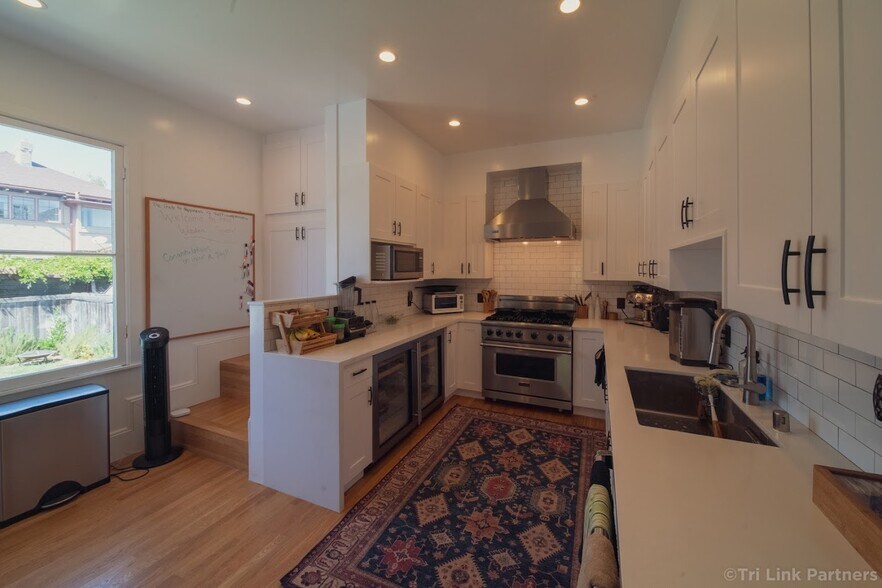 More Photos Of 435 Vernon St, Oakland Specialty For Sale