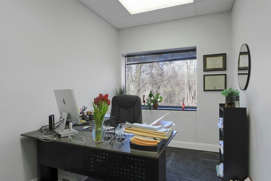 More Photos Of 100 Dutch Hill Rd, Orangeburg Medical For Lease
