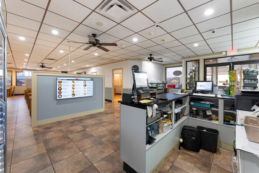 More Photos Of 140 E Felton Rd, Cartersville Restaurant For Sale