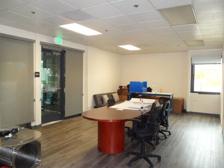 More Photos Of 102 Persian Dr, Sunnyvale Office For Lease