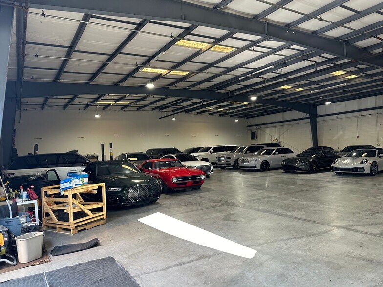 More Photos Of 4539 36th St, Orlando Warehouse For Sale