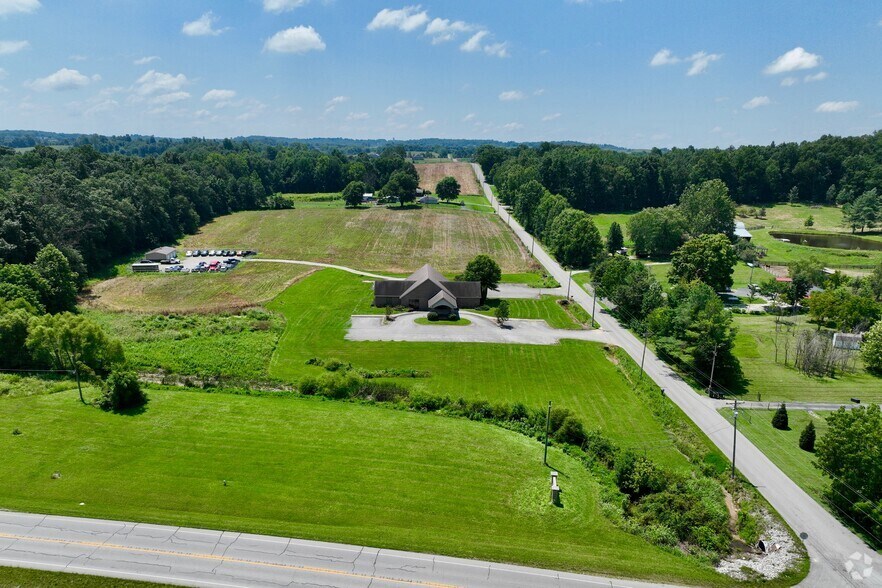 More Photos Of 7820 S Voyles Rd, Pekin Medical For Lease