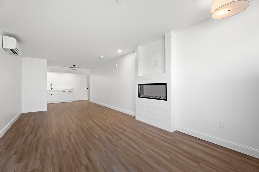 More Photos Of 44 Williams Ave, Mystic General Retail For Sale