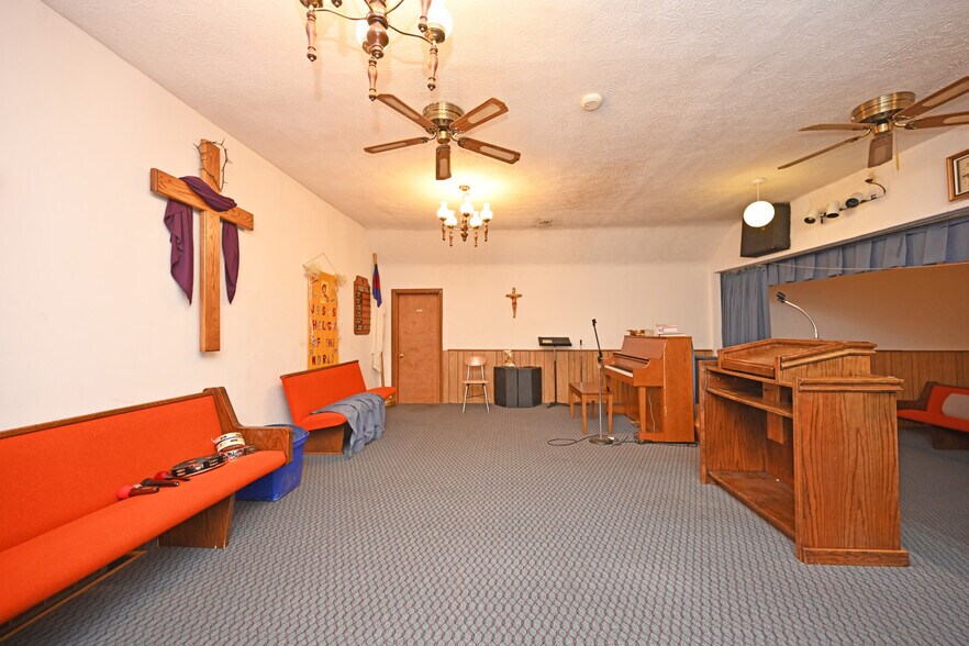 More Photos Of 1810 North Blvd, Fairborn Lodge Meeting Hall For Sale