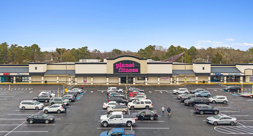 Primary Photo Of 3333 N Main St, Hope Mills General Retail For Sale