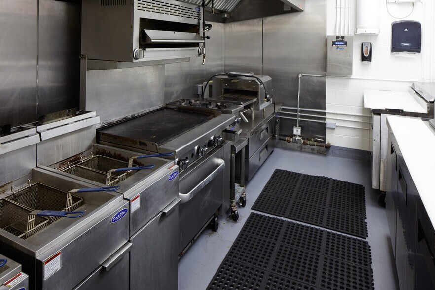 More Photos Of 100 Symphony Way, Anniston Sports And Entertainment For Sale