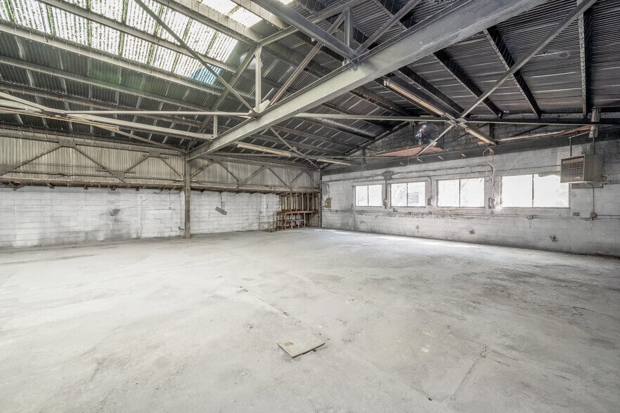 More Photos Of 138 Oakley Ave, White Plains Auto Repair For Sale