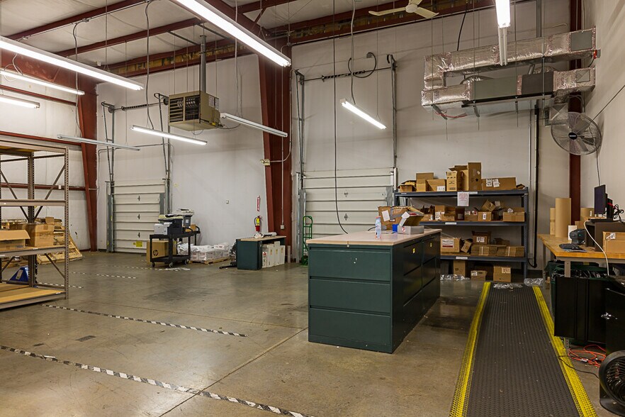 More Photos Of 11 Worth Cir, Johnson City Warehouse For Lease