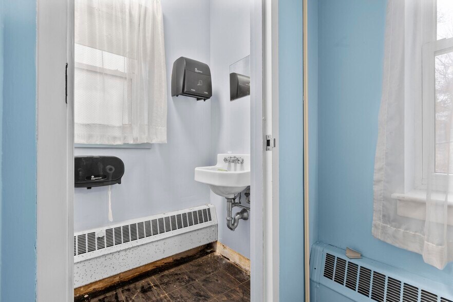 More Photos Of 19 Goodwill Ave, Meriden Specialty For Sale