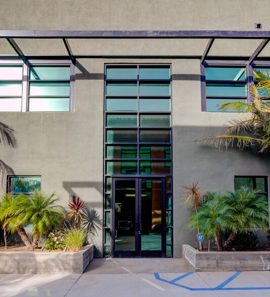 More Photos Of 130 Lomita St, El Segundo Research And Development For Lease