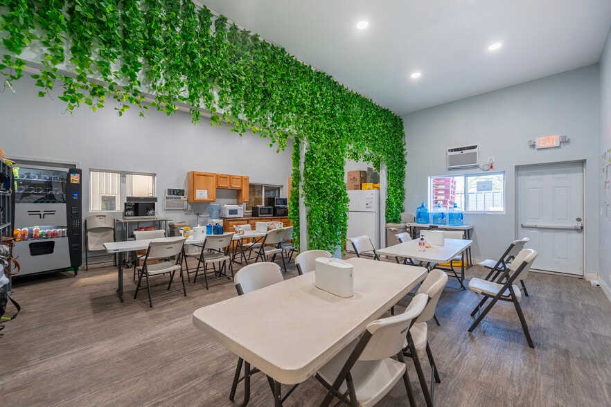 More Photos Of 2075 N Twin Oaks Valley Rd, San Marcos Garden Center For Lease