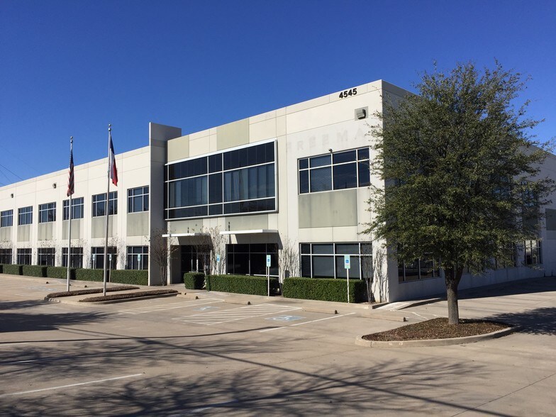 More Photos Of 4545 W Davis St, Dallas Distribution For Sale