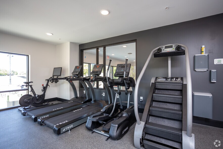 More Photos Of 140 E Monument Ave, Dayton Apartments For Lease